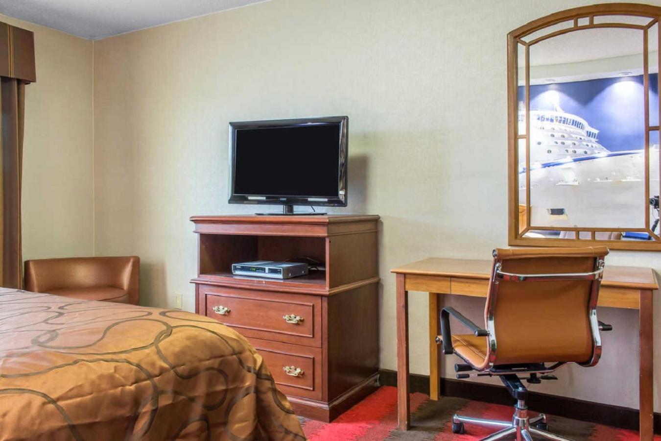 Rodeway Inn Capri Литтл-Ферри Экстерьер фото